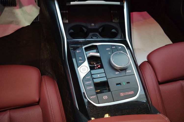 宝马3系 2024款 325Li M运动套装中控内饰18