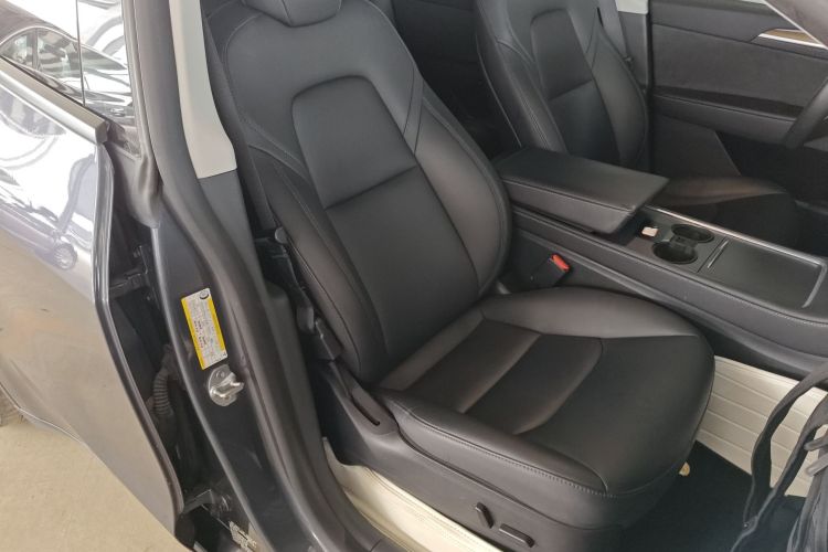 特斯拉 Model Y 2021款 长续航全轮驱动版 3D7局部细节41