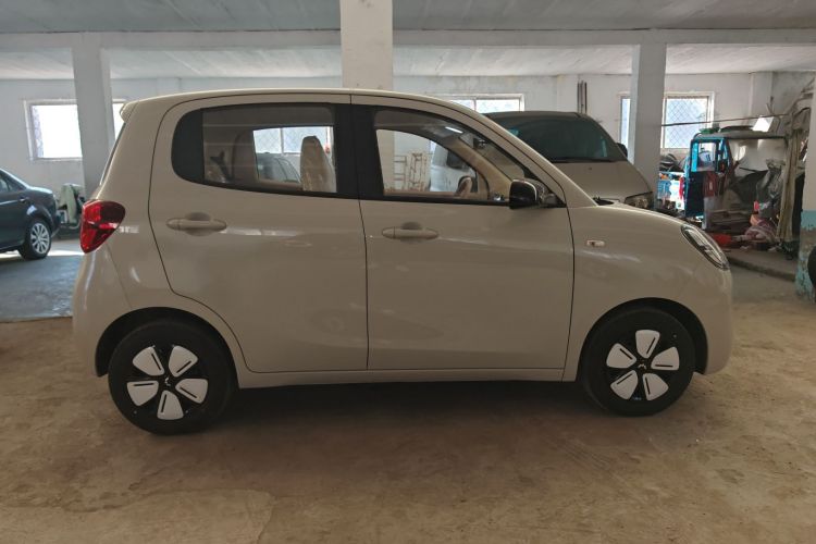 五菱汽车 宏光MINIEV 2025款 四门版 进阶款车身外观4