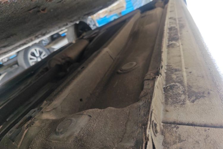 比亚迪F3 2015款 节能版 1.5L 手动舒适型机舱底盘29