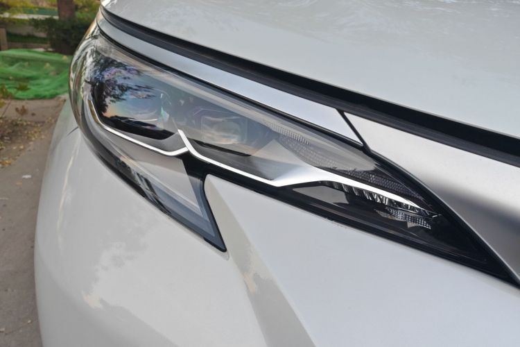 丰田 赛那SIENNA 2021款 2.5L混动 铂金版车身外观8