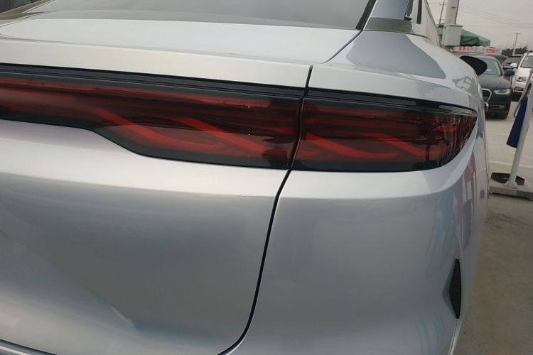 比亚迪 汉L 2025款 EV 四驱激光雷达旗舰型车身外观6006