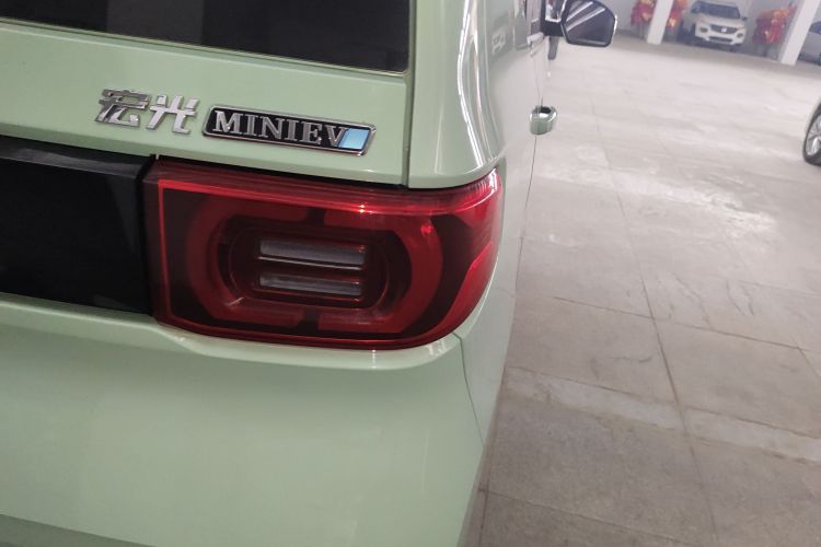 五菱汽车 宏光MINIEV 2021款 马卡龙臻享款 磷酸铁锂车身外观9
