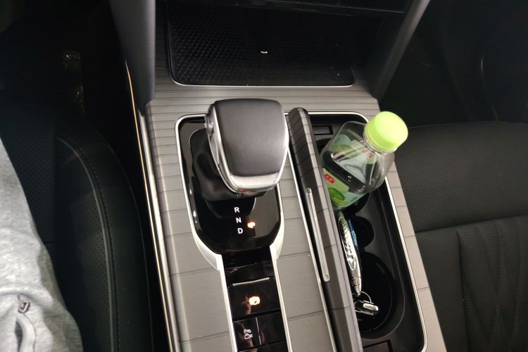 红旗HS7 PHEV 2024款 2.0T PHEV 四驱旗畅版 6座局部细节18