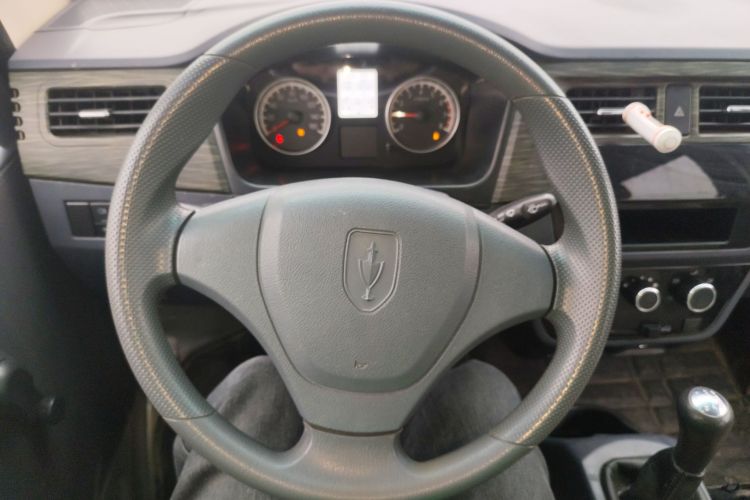 金杯 小海狮X30 2021款 1.5L 标准型无空调版客车国VI SWC15M局部细节13