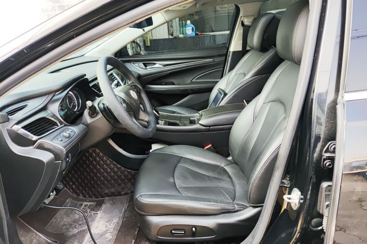 别克 君越 2016款 改款 28T 精英型中控内饰19