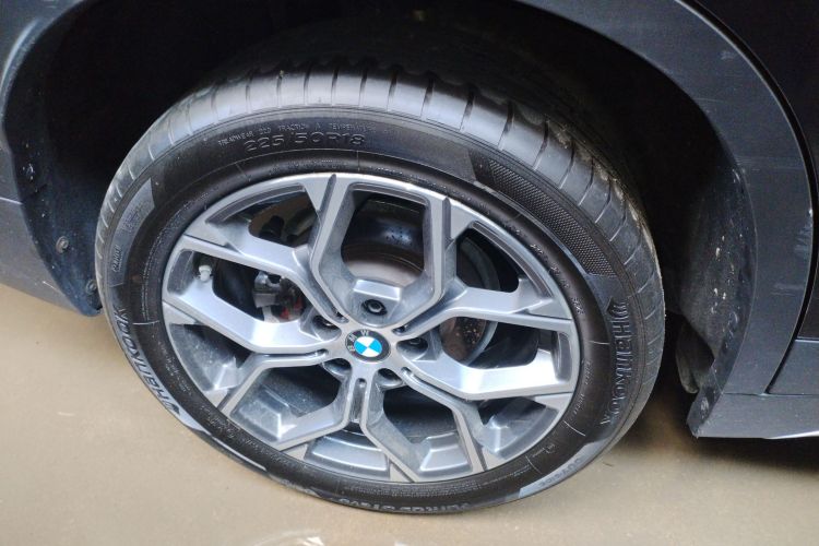 宝马X1 2021款 sDrive20Li 尊享型车身外观6008