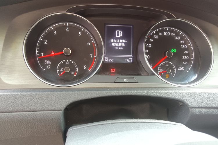 大众 高尔夫 2016款 230TSI 自动舒适型中控内饰15