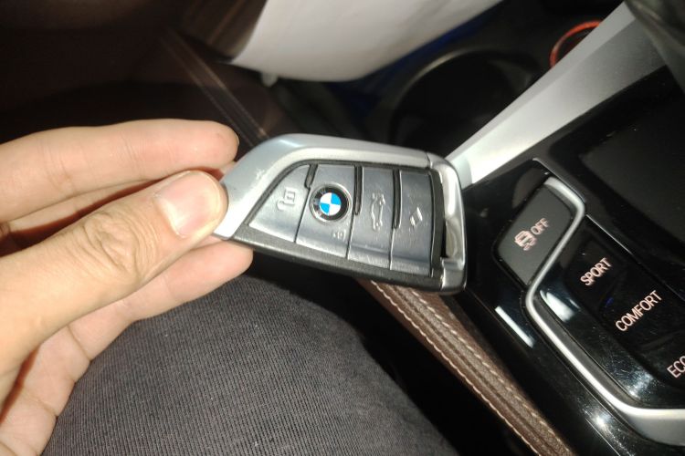 宝马5系 2018款 530Li 领先型 豪华套装中控内饰7001