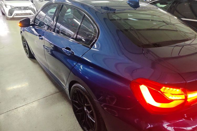 宝马1系 2021款 120i M运动曜夜版车身外观6003