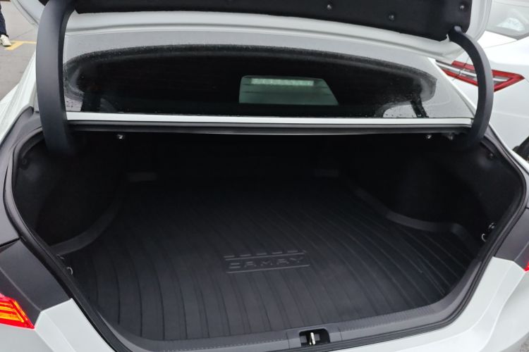 丰田 凯美瑞 2021款 双擎 2.5HG 豪华版机舱底盘23