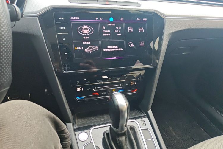 大众 迈腾 2023款 200万辆纪念版 330TSI DSG豪华型中控内饰16