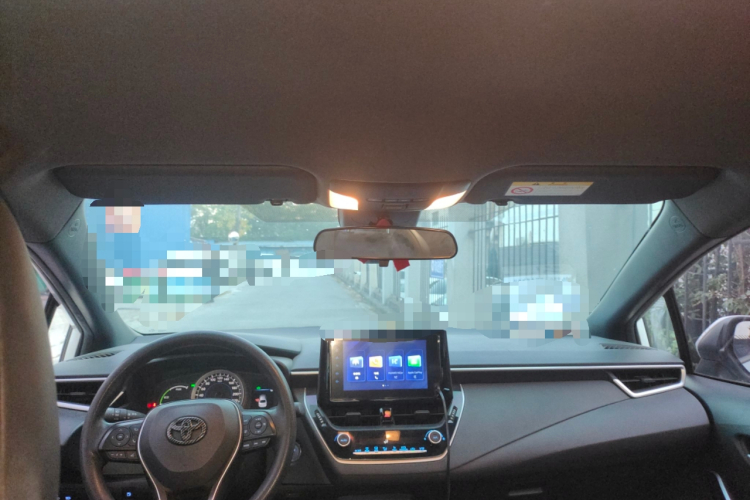 丰田 雷凌 2022款 双擎 1.8H E-CVT领先版中控内饰22