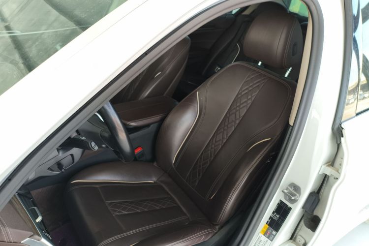 宝马5系新能源 2020款 里程升级版 530Le 豪华套装中控内饰19