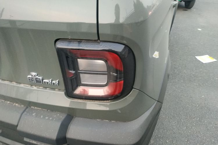 吉利银河 2025款 210km 熊猫骑士车身外观6006