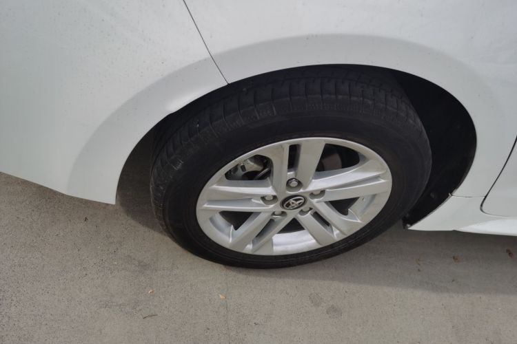 丰田 雷凌 2022款 双擎 1.8H E-CVT领先版车身外观6008