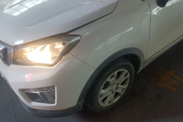 长安CS15 2016款 1.5L 自动时尚版局部细节36