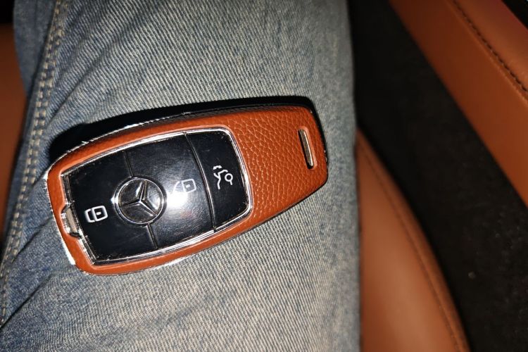 奔驰E级(进口) 2019款 E 200 4MATIC 轿跑车中控内饰11