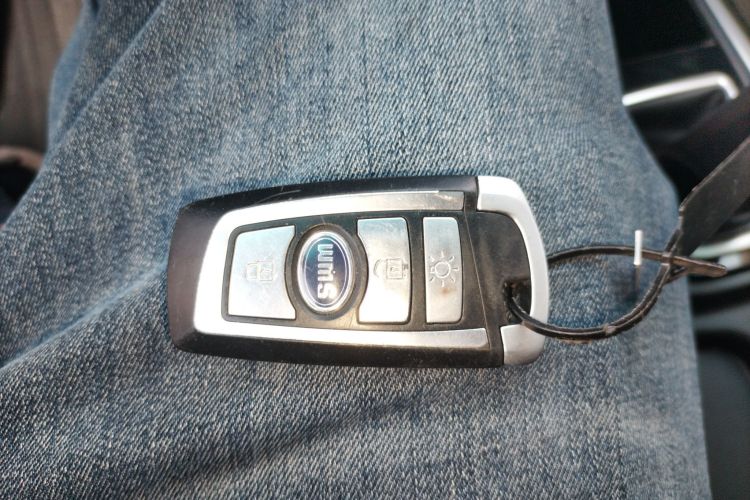 SWM斯威汽车 SWM斯威X3 2021款 1.5L 手动舒适型 7座中控内饰11