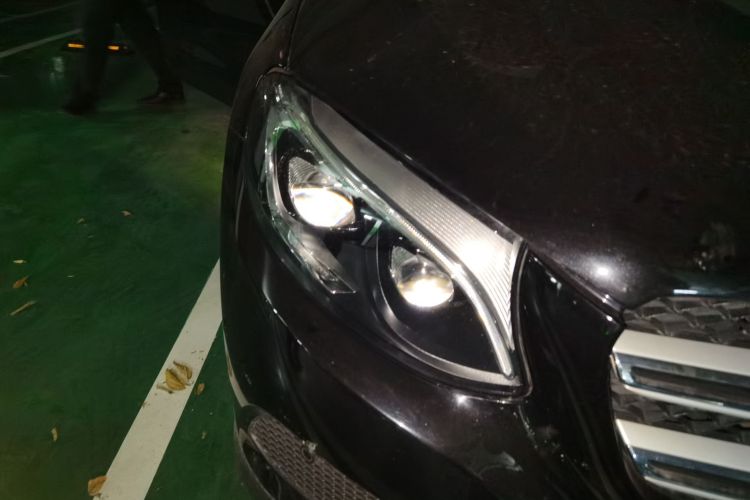 奔驰GLC 2016款 GLC 300 4MATIC 动感型车身外观8