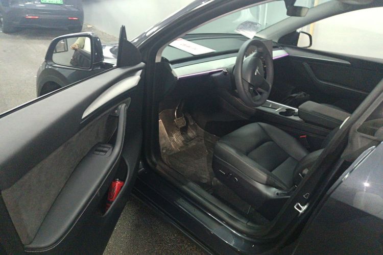 特斯拉 Model Y 2024款 后轮驱动版中控内饰7003