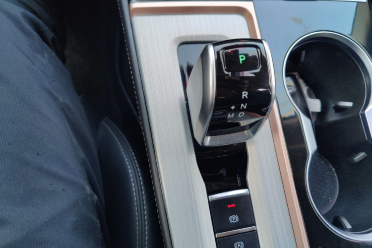 奇瑞 艾瑞泽5 PLUS 2021款 小AI 1.5T CVT智PLUS中控内饰18