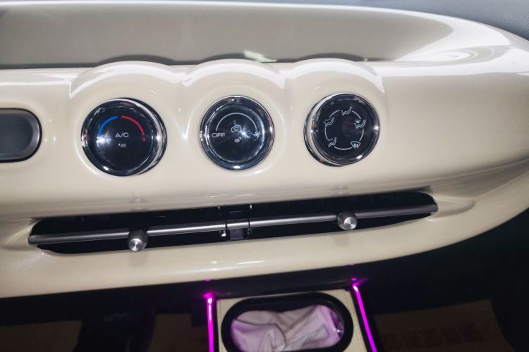 五菱汽车 五菱缤果 2024款 203km 轻享款中控内饰16