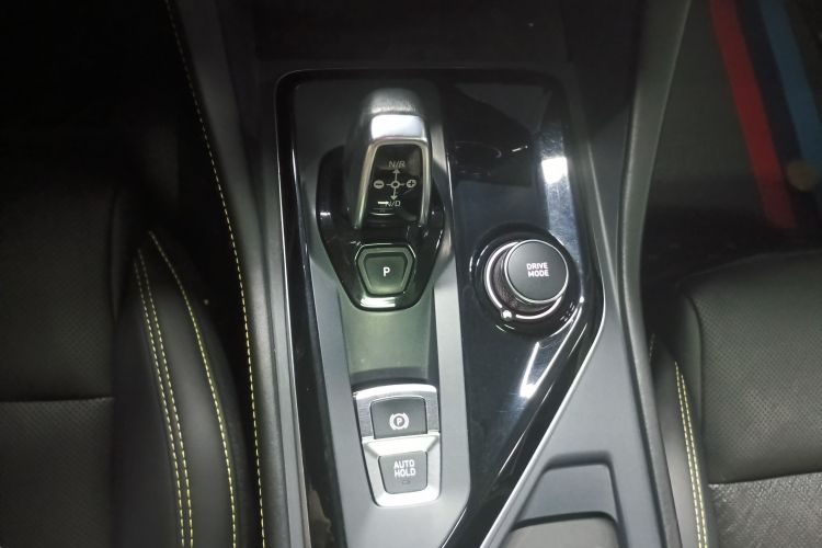 领克02 2022款 2.0TD DCT耀Pro中控内饰18