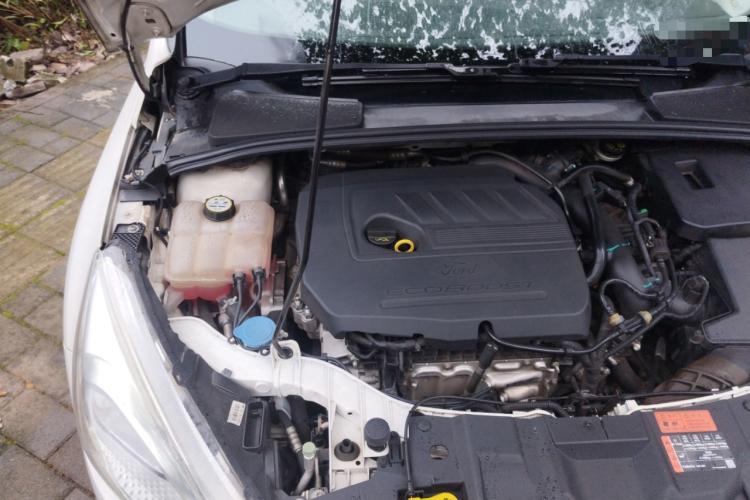 福特 福克斯 2017款 两厢 EcoBoost 180 自动精英型局部细节9006