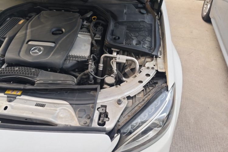 奔驰C级 2016款 C 200 运动版局部细节9007