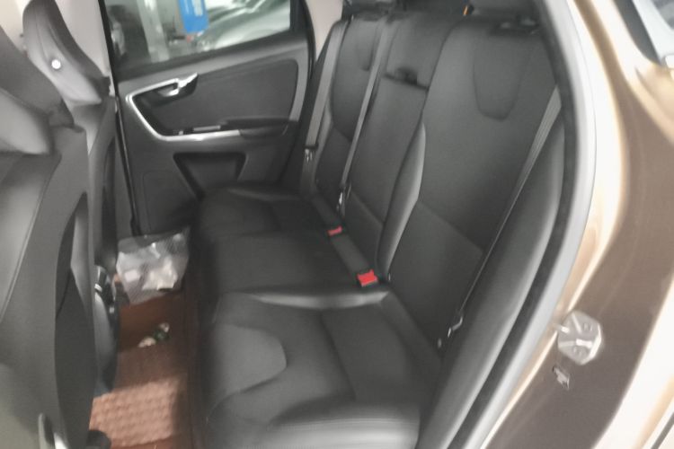 沃尔沃XC60 2016款 T5 智行版中控内饰21