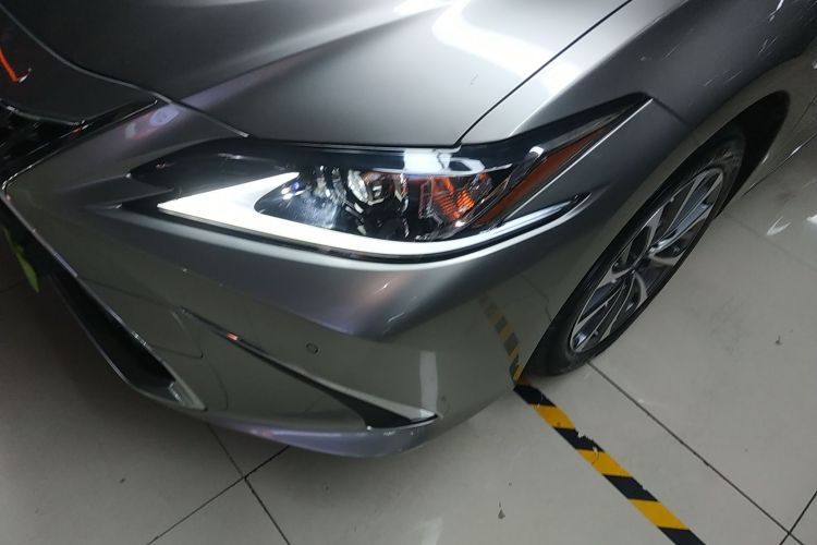 雷克萨斯ES 2021款 200 卓越版局部细节36