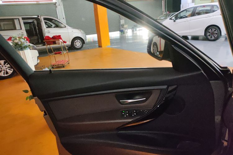 宝马3系 2018款 320Li 时尚型中控内饰7006