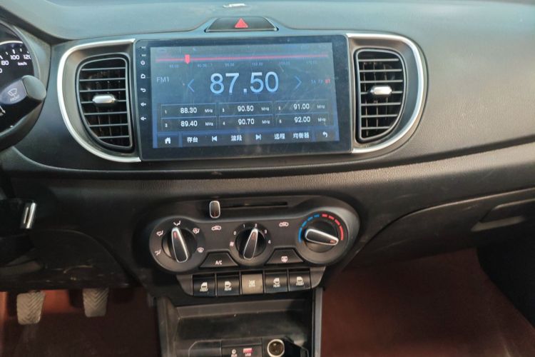 起亚 焕驰 2017款 1.4L 手动时尚版Smart中控内饰16