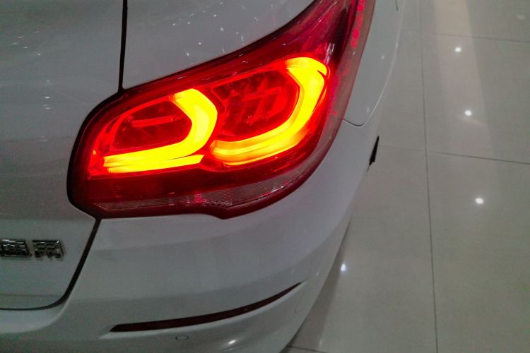 雪佛兰 科沃兹 2019款 320 自动欣悦版车身外观9