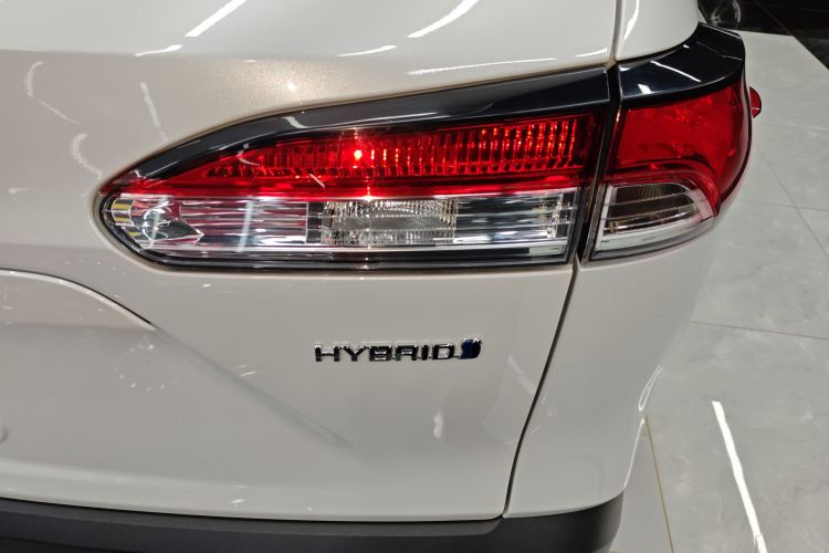 丰田 锋兰达 2023款 2.0L 智能电混双擎 领先版车身外观9