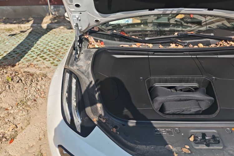 极氪001 2022款 超长续航双电机 YOU版局部细节9006