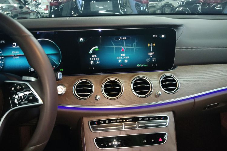 奔驰E级 2023款 改款 E 300 L 豪华型中控内饰16