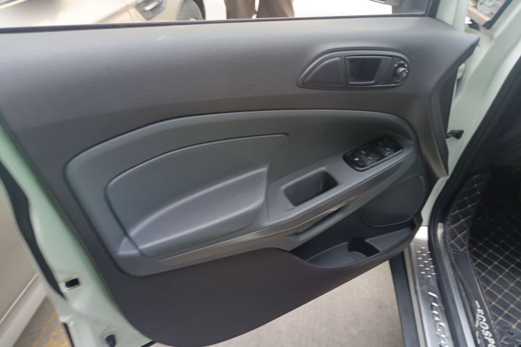 福特 翼搏 2013款 1.5L 手动舒适型中控内饰7007