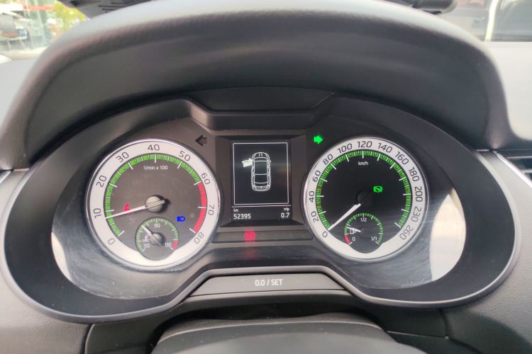 斯柯达 明锐 2019款 1.5L 自动豪华版中控内饰14