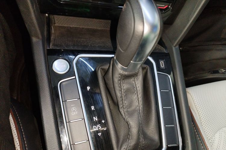 大众 迈腾 2023款 200万辆纪念版 330TSI DSG豪华型局部细节18