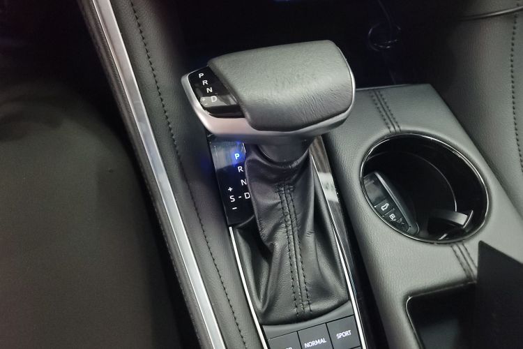 丰田 亚洲龙 2023款 双擎 2.5L 进取版中控内饰18