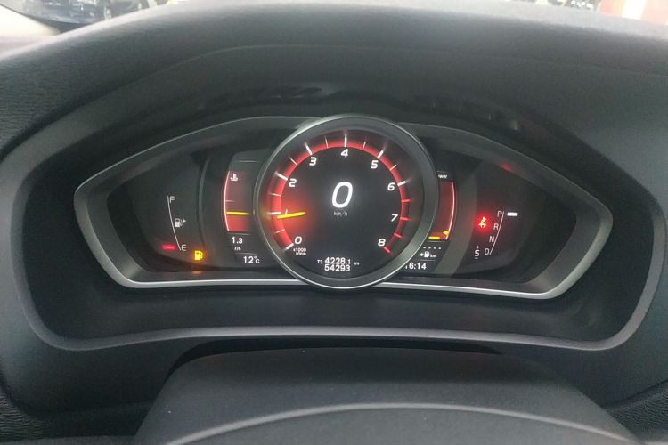 沃尔沃V40 2017款 T3 智逸版中控内饰14