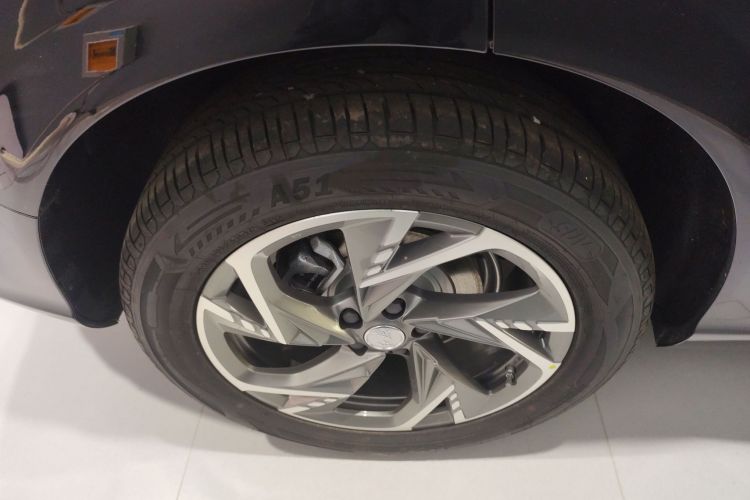 红旗HS3 PHEV 2024款 PHEV 115km 劲为版车身外观6008