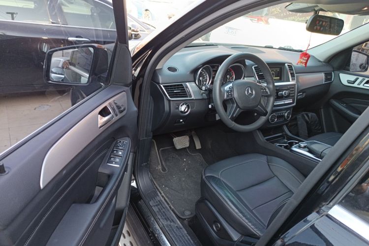 奔驰M级 2014款 ML 320 4MATIC中控内饰20