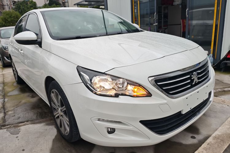 标致408 2014款 1.8L 自动豪华版车身外观3