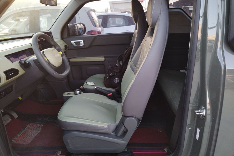 吉利银河 2024款 200km 熊猫骑士中控内饰19