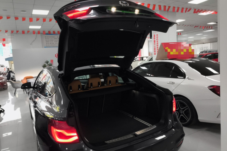 宝马3系GT 2019款 320i M运动型局部细节23