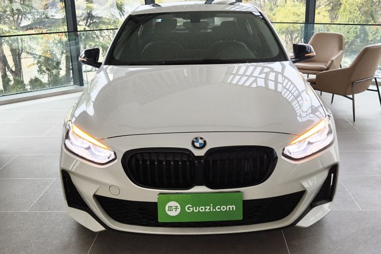 宝马1系 2021款 改款 120i M运动曜夜版车身外观2