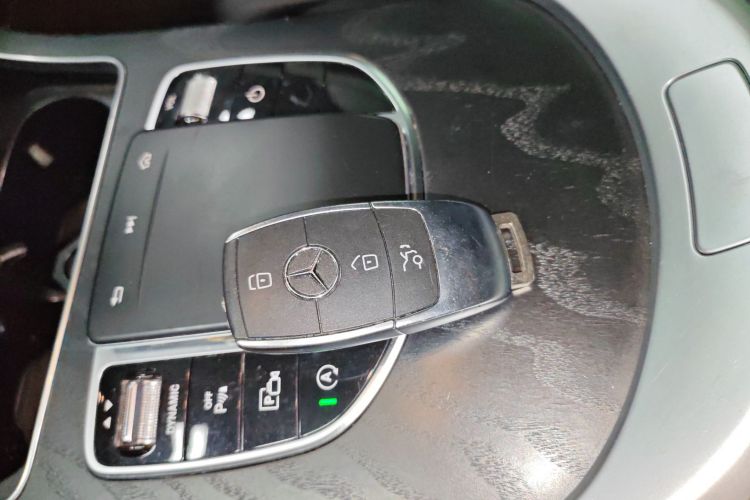 奔驰C级 2021款 C 260 L 运动版中控内饰11